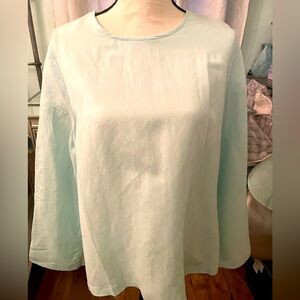 NWT Alfani fine gauge linen blend, relaxed fit, top in cool aqua. L.